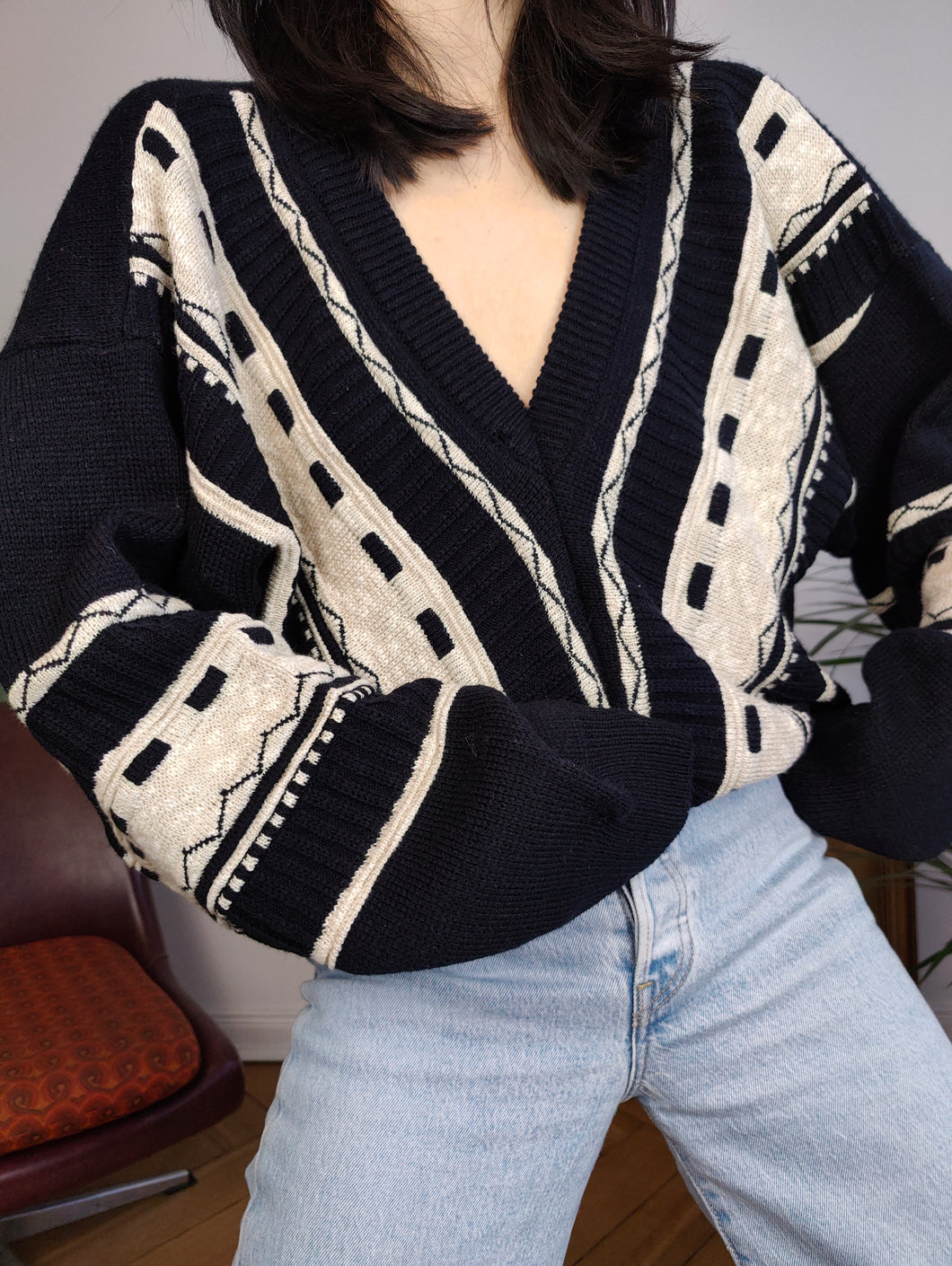 Vintage sweater knit black white crazy pattern V neck pullover jumper women men unisex XL