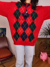 Lade das Bild in den Galerie-Viewer, Vintage 100% wool red polo collar sweater knit pullover jumper argyle diamonds pattern Scottland L
