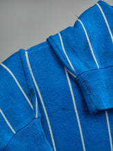 Lade das Bild in den Galerie-Viewer, Vintage wool blend sweater knit blue white vertical stripe pattern V neck pullover jumper Il Granchio crab embroidery S
