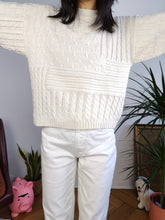 Lade das Bild in den Galerie-Viewer, Vintage wool blend knitted sweater white structural cable knit pattern pullover jumper S

