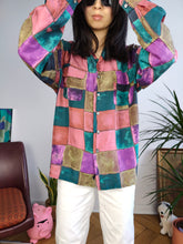 Lade das Bild in den Galerie-Viewer, Vintage silk shirt blouse pink purple check checker art print pattern button up long sleeve women men unisex M

