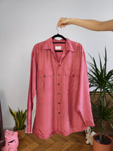 Lade das Bild in den Galerie-Viewer, Vintage 100% silk shirt blouse red pink long sleeve button up plain women unisex men L-XL
