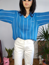 Lade das Bild in den Galerie-Viewer, Vintage wool blend sweater knit blue white vertical stripe pattern V neck pullover jumper Il Granchio crab embroidery S
