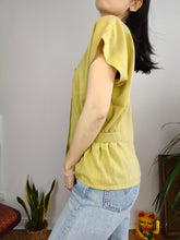 Load image into Gallery viewer, Vintage 80s blouse plain yellow pastel short sleeve women 38 S-M

