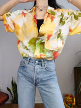 Load image into Gallery viewer, Vintage shirt floral flower art print pattern white yellow short sleeve spring summer L
