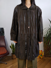 Lade das Bild in den Galerie-Viewer, Vintage 100 % Wildleder Mantel braun Streifenmuster Jacke Frauen Yepelin XL-XXL
