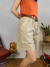 Load image into Gallery viewer, Vintage cotton shorts beige bermuda beige Wallawan 30 S
