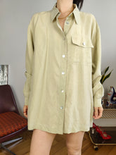 Load image into Gallery viewer, Vintage 100% silk shirt blouse mint sage green long sleeve button up plain Gira Puccino 46 L
