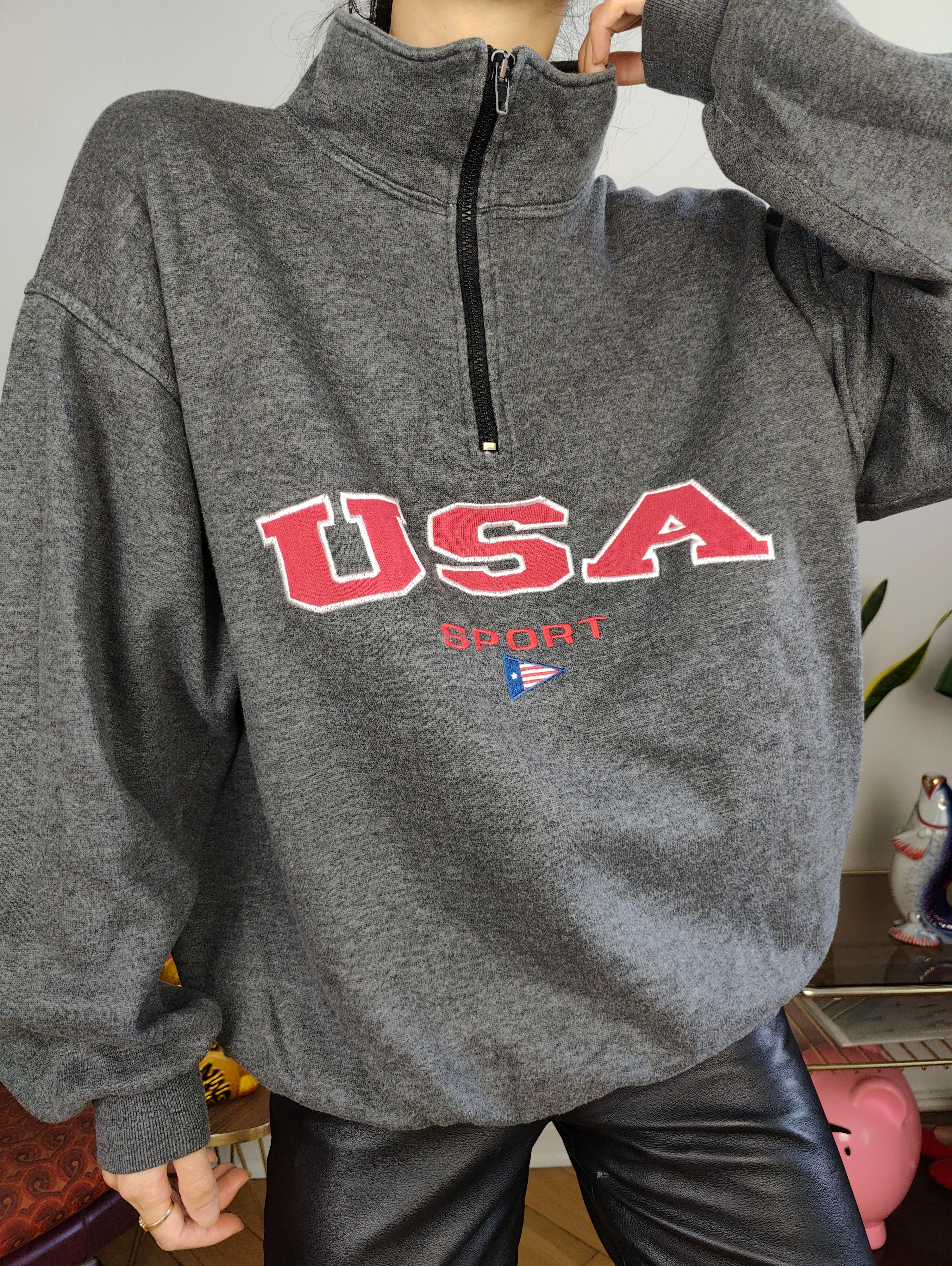 Vintage 90s sweatshirt USA college sport logo sweater pullover