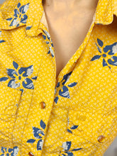 Load image into Gallery viewer, Vintage Lee sleeveless vest top cotton floral flower print pattern button up yellow S
