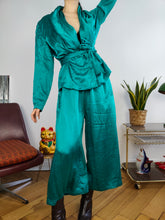 Load image into Gallery viewer, Vintage 100% silk set blouse jacket pants culottes turquoise green S-M
