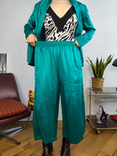 Load image into Gallery viewer, Vintage 100% silk set blouse jacket pants culottes turquoise green S-M
