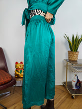 Load image into Gallery viewer, Vintage 100% silk set blouse jacket pants culottes turquoise green S-M
