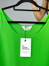 Load image into Gallery viewer, Vintage silk sleeveless tank top blouse vest green Cocoon women M-L
