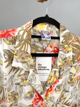 Load image into Gallery viewer, Vintage shirt blouse white orange floral flower print pattern short sleeve Yessica women 44 L
