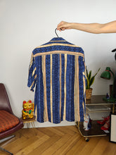 Load image into Gallery viewer, Vintage viscose shirt blouse stripe print pattern blue short sleeve M
