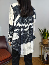Load image into Gallery viewer, Vintage blouse black white print pattern shirt women M-L
