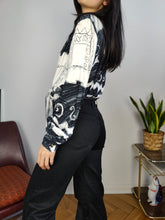Load image into Gallery viewer, Vintage blouse black white print pattern shirt women M-L

