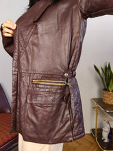 Load image into Gallery viewer, Vintage 100% leather coat jacket brown burgundy red padded women S-M
