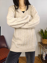 Load image into Gallery viewer, Vintage wool sweater M | pullover cable knit knitted jumper beige off white
