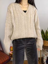 Load image into Gallery viewer, Vintage wool sweater M | pullover cable knit knitted jumper beige off white
