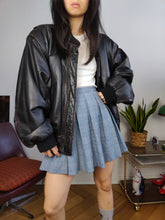 Load image into Gallery viewer, Vintage leather jacket M L | bomber black padded coat women unisex men
