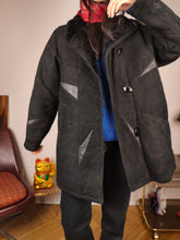 Load image into Gallery viewer, Vintage shearling coat S | black lambskin sheepskin leather sherpa jacket women

