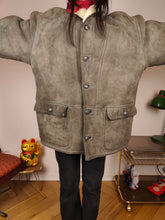 Load image into Gallery viewer, Vintage shearling coat L XL | grey lambskin sheepskin leather sherpa jacket women unisex men
