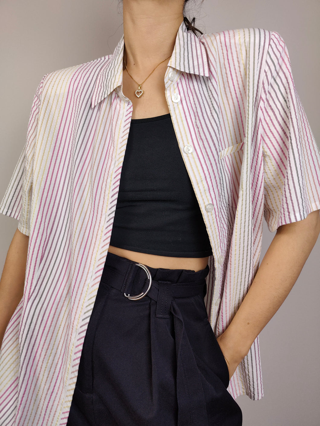 Das weiß-rosa gestreifte Hemd | Vintage Bluse Regenbogen Streifen Muster Kurzarm Frau Damen Damen 40 M