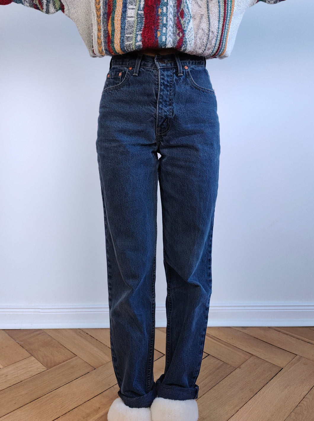 The Levi's Blue Grey 881 | Vintage Levi's 881 straight fit dark blue gray denim jeans pants high waist mom jeans XS W28 L30