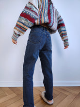 Load image into Gallery viewer, The Levi&#39;s Blue Grey 881 | Vintage Levi&#39;s 881 straight fit dark blue gray denim jeans pants high waist mom jeans XS W28 L30
