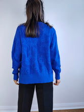 Lade das Bild in den Galerie-Viewer, Der elektrische blaue Woll-Cardigan | Vintage Wollmix-Strickjacke, Barock-Blumenmuster-Pullover, SM
