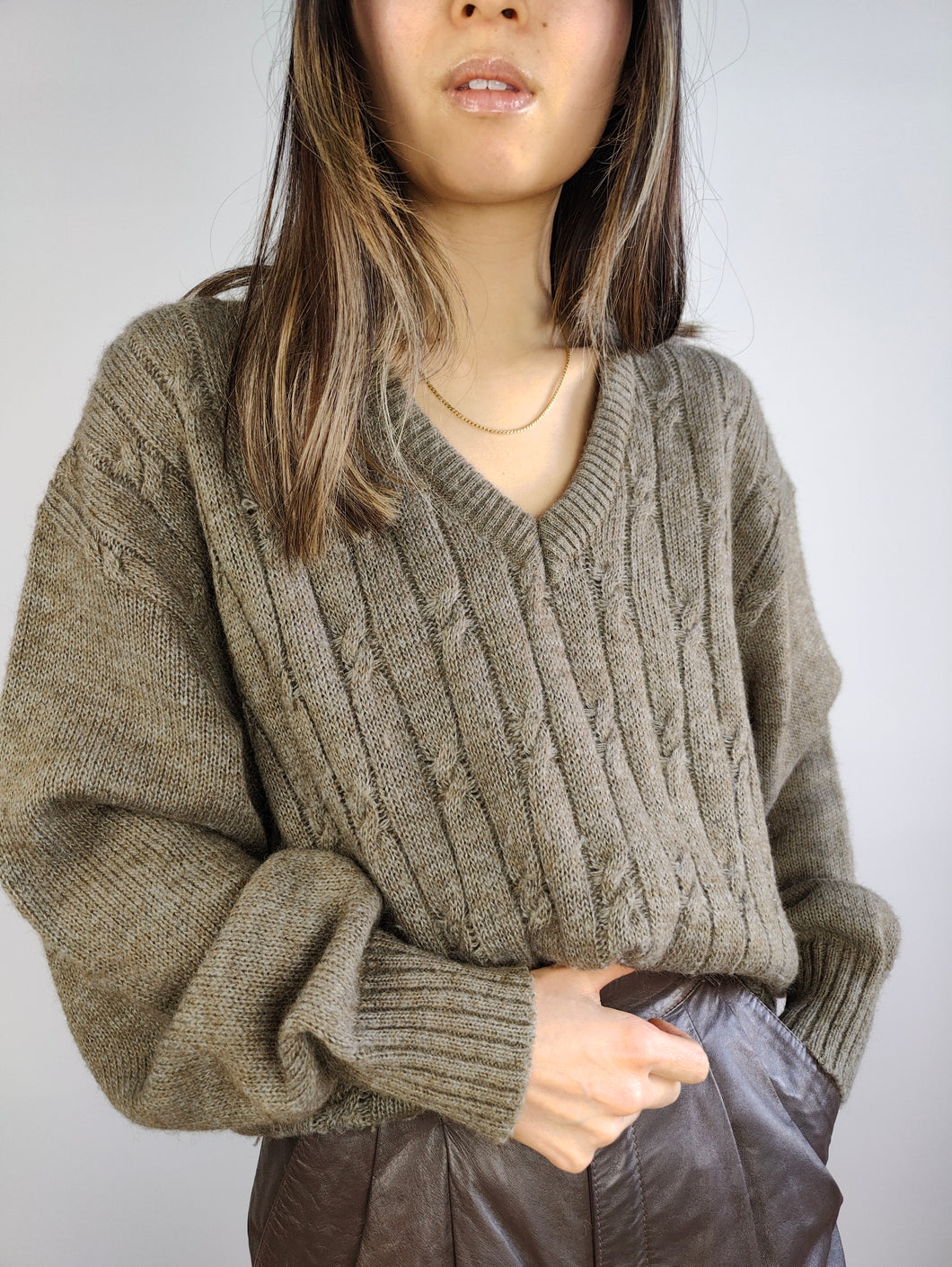 Der wollbraune Zopfstrickpullover | Vintage Wollmischung Pullover Pullover Zopfmuster braun grau Damen Herren Unisex M