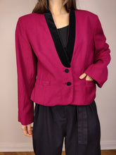 Load image into Gallery viewer, The Wool Pink Magenta Short Blazer Jacket | Vintage 80s pure virgin wool velvet collar crop jacket made in Italy M

