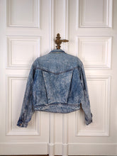 Load image into Gallery viewer, The Acid Wash Crop Denim Jacket | Vintage 80s short cropped blue jeans jacket check lining summer spring Watergate made in Italy S-M

