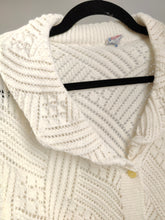 Lade das Bild in den Galerie-Viewer, Der weiße süße offene Strick-Cardigan | Vintage Rüschenkragen schlicht gehäkelt Strukturmuster gestrickt Damen Prärie feminin Cottage Core XS
