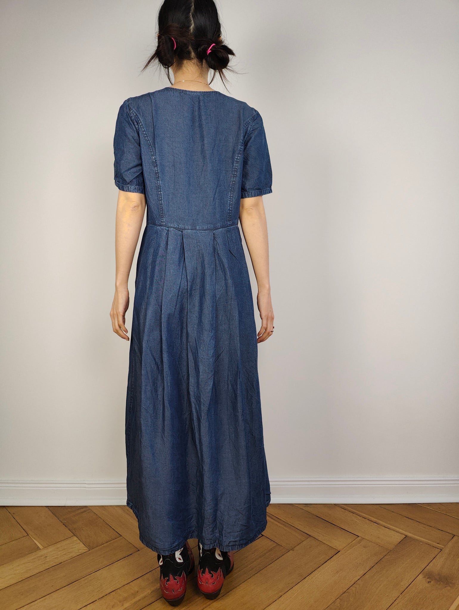 The Dark Blue Maxi Denim Shirt Dress | Vintage 90s jeans button down s The Vintage Takeaway The Dark Blue Maxi Denim Shirt Dress | Vintage 90s jeans button down s The Vintage Takeaway