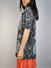 Load image into Gallery viewer, The Black White Feather Pattern Shirt | Vintage 90s Keris Collection spring summer short sleeve crazy pattern unisex men M women M
