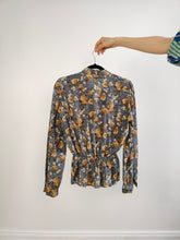 Load image into Gallery viewer, The Silk Grey Floral Peplum Blouse | Vintage silk long sleeve flower print pattern women blouse beige yellow orange S

