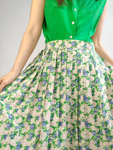 Load image into Gallery viewer, The Green Cream Floral Plisse Skirt | Vintage pleated small flower petit fleur print pattern mini midi length white purple DE40 M
