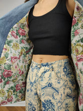 Load image into Gallery viewer, The Blue Denim Floral Lining Blazer Jacket | Vintage Alber Delle Fragole jeans floral lined oversized jacket M-L
