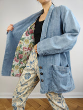 Load image into Gallery viewer, The Blue Denim Floral Lining Blazer Jacket | Vintage Alber Delle Fragole jeans floral lined oversized jacket M-L

