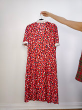 Load image into Gallery viewer, The Red Speckle Print Dress | Vintage pattern midi long short sleeve stretchy fabric dress S-M
