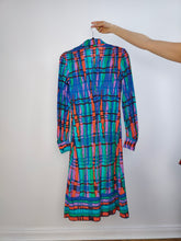 Lade das Bild in den Galerie-Viewer, Das blaue Wild-Print-Kleid | Vintage-Muster Midi-Langarmkleid aus dehnbarem Stoff S
