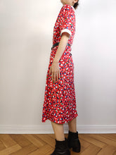 Lade das Bild in den Galerie-Viewer, Das rote Kleid mit Speckle-Print | Langes, kurzärmliges Midikleid aus dehnbarem Stoff mit Vintage-Muster, Größe S
