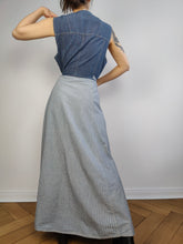 Lade das Bild in den Galerie-Viewer, Das blaue Maxi-Denim-Streifen-ärmelloses Kleid | Vintage Jeans Frühling Sommer langer Westenrock Streifen blau weiß M
