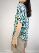 Load image into Gallery viewer, The Blue Floral Pattern Blouse | Vintage Mandarine small flower petite fleur print pattern short sleeve women shirt M
