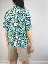 Load image into Gallery viewer, The Blue Floral Pattern Blouse | Vintage Mandarine small flower petite fleur print pattern short sleeve women shirt M
