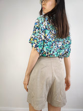 Load image into Gallery viewer, The Blue Floral Pattern Blouse | Vintage Mandarine small flower petite fleur print pattern short sleeve women shirt M
