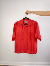 Load image into Gallery viewer, The Silk Red Plain Short Sleeve Blouse | Vintage silk Jay Nordway shirt women M-L
